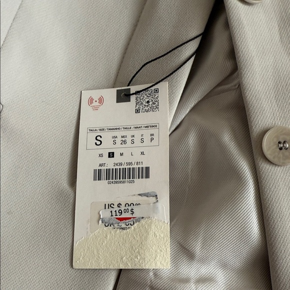 Zara Women's Light Grey Blazer - Picture 2 of 4